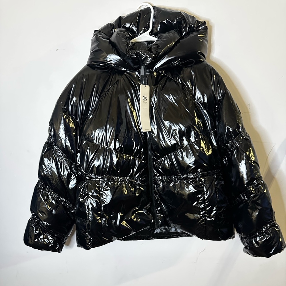 ALO Yoga women’s Stunner puffer jacket sz medium